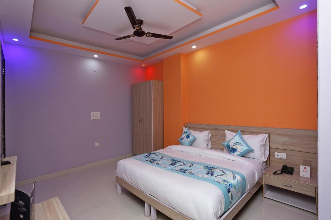 Oyo Rose Residency Near Dwarka Sector 9 Metro Station Hotel Új-Delhi Kültér fotó