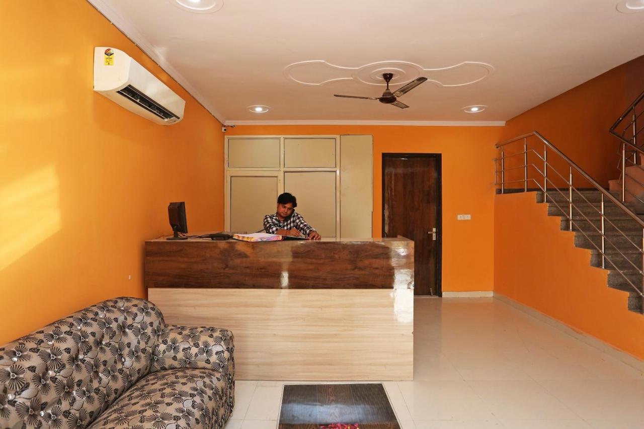 Oyo Rose Residency Near Dwarka Sector 9 Metro Station Hotel Új-Delhi Kültér fotó